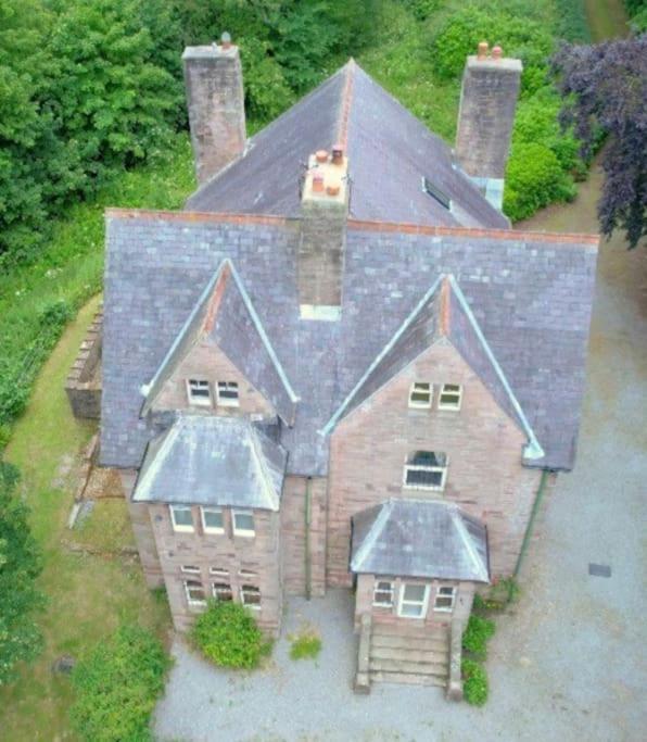 Eta's Manor @ Brooklands